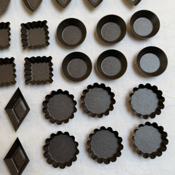 29 NonStick Tart Tin Mini Molds Assorted Shapes - Picture 2 of 5